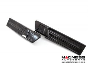  Nissan GT-R Front Fender Trim - Carbon Fiber